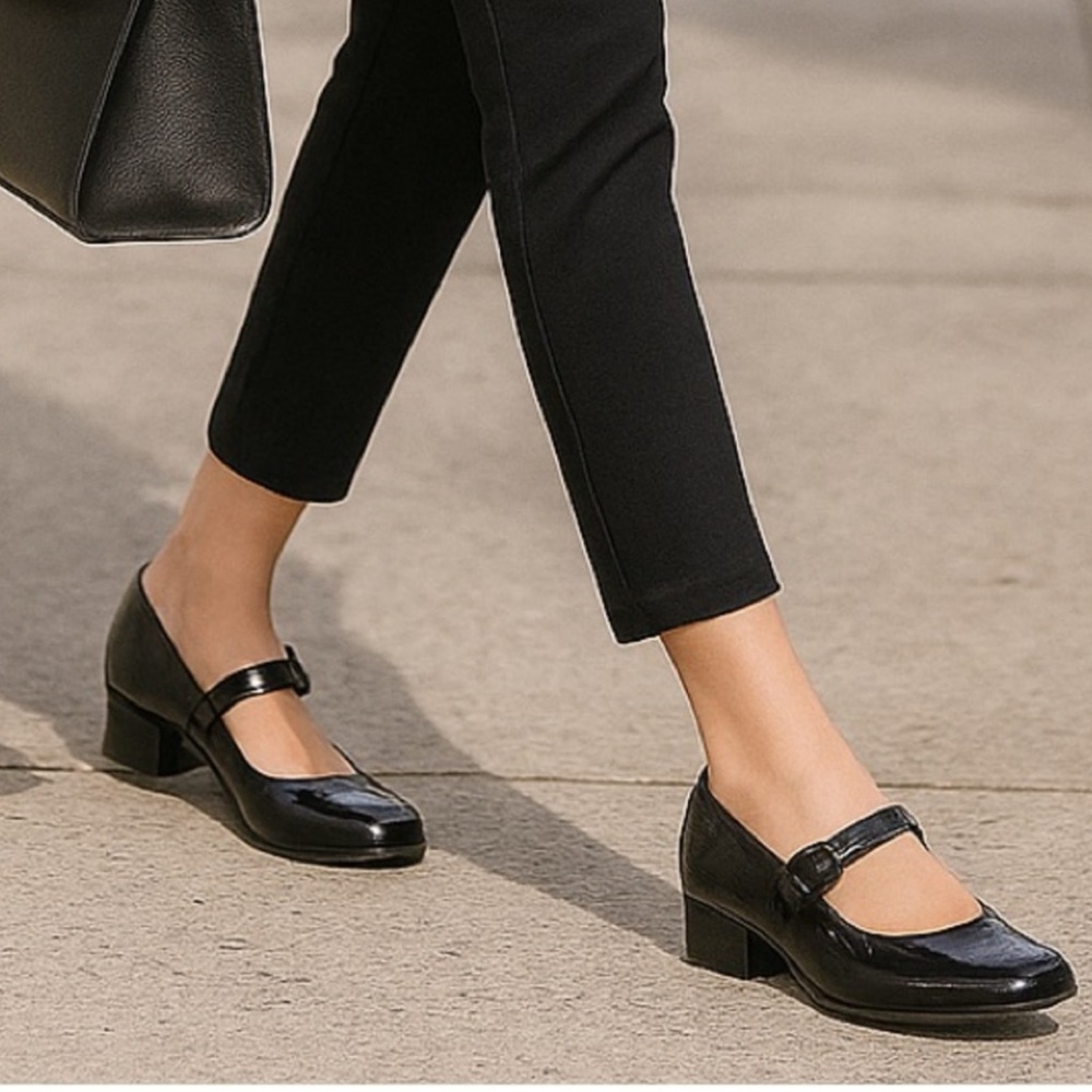 Steve Madden Black Patent Mary Jane Block Heel Pumps